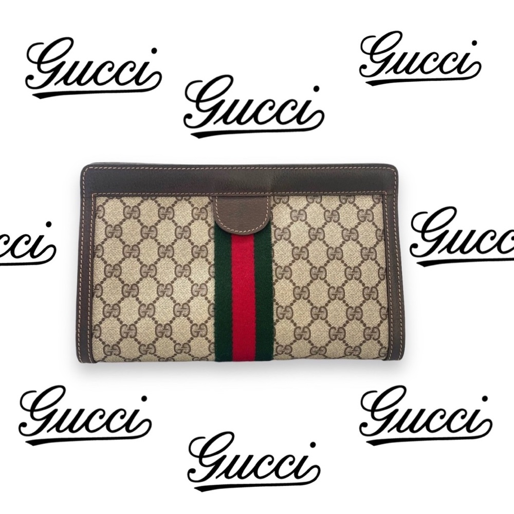 GUCCI GG monogram supreme Clutch